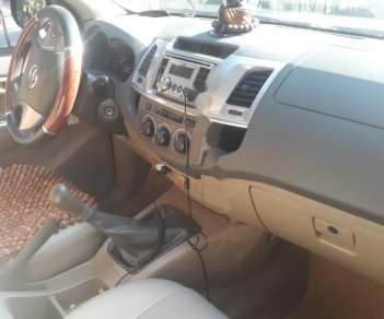 Toyota Hilux 2012 - Cần bán Toyota Hilux năm 2012, màu đen, xe nhập, 450 triệu