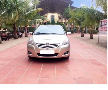 Toyota Vios 1.5MT 2014 - Cần bán Toyota Vios 1.5MT đời 2014, màu ghi vàng giá 315tr