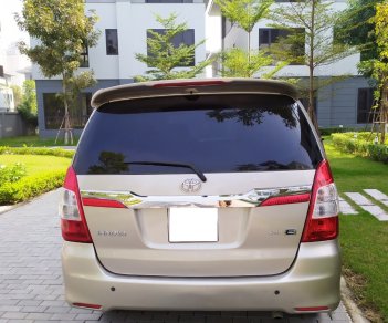 Toyota Innova 2.0E 2015 - Bán ô tô Toyota Innova 2.0E, 2016, màu vàng