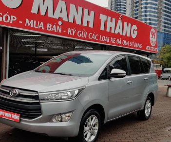 Toyota Innova 2.0E 2016 - Cần bán Toyota Innova 2.0E đời 2016, màu xám, 583tr