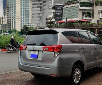 Toyota Innova 2.0E 2016 - Cần bán Toyota Innova 2.0E đời 2016, màu xám, 583tr