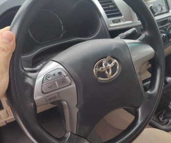 Toyota Hilux 3.0G 4x4 MT 2014 - Cần bán xe Toyota Hilux 3.0G 4x4 MT đời 2014, màu xám, xe nhập  