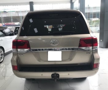 Toyota Land Cruiser VX 2017 - Bán ô tô Toyota Land Cruiser VX sản xuất 2017, màu vàng, nhập khẩu nguyên chiếc