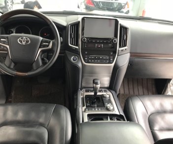 Toyota Land Cruiser VX 2017 - Bán ô tô Toyota Land Cruiser VX sản xuất 2017, màu vàng, nhập khẩu nguyên chiếc