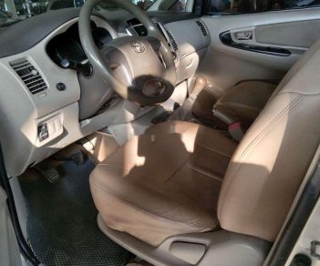 Toyota Innova   MT 2015 - Cần bán xe Toyota Innova MT đời 2015 giá cạnh tranh