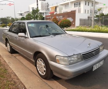 Toyota Cressida 1996 - Cần bán lại xe Toyota Cressida sản xuất 1996, màu bạc, xe nhập số sàn