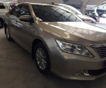 Toyota Camry 2014 - Bán xe Toyota Camry 2.0E sản xuất năm 2014 chính chủ