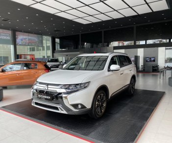 Mitsubishi Outlander 2.4 CVT Premium 2020 - Bán Mitsubishi Outlander 2.4 CVT Premium năm sản xuất 2020, màu trắng