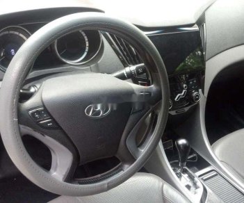 Hyundai Sonata 2010 - Cần bán lại xe Hyundai Sonata năm sản xuất 2010, màu trắng, nhập khẩu nguyên chiếc