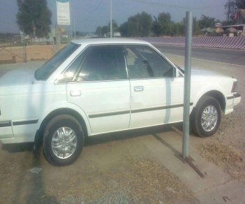 Nissan Bluebird   1984 - Cần bán lại xe Nissan Bluebird năm sản xuất 1984, màu trắng, xe nhập