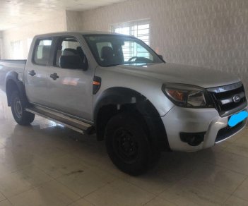 Ford Ranger 2011 - Cần bán Ford Ranger sản xuất 2011, màu bạc số sàn, giá chỉ 300 triệu