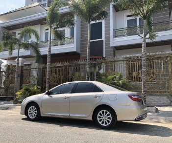 Toyota Camry   AT   2016 - Bán Toyota Camry AT sản xuất 2016 số tự động, 810tr