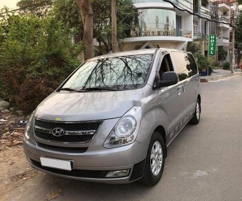 Hyundai Starex   2016 - Cần bán lại xe Hyundai Starex đời 2016, màu bạc số sàn giá cạnh tranh