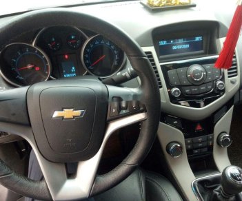 Chevrolet Cruze 2017 - Cần bán gấp Chevrolet Cruze LT MT đời 2017, màu đen số sàn, giá tốt