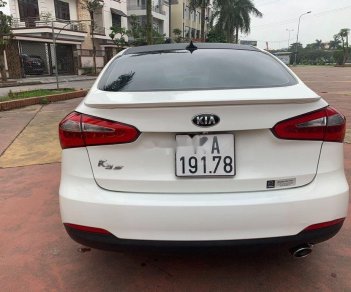 Kia K3 2014 - Cần bán xe Kia K3 1.6 MT đời 2014, màu trắng xe gia đình, giá tốt