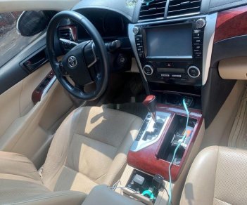 Toyota Camry 2014 - Cần bán Toyota Camry năm 2014, màu trắng xe gia đình