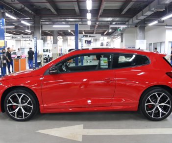 Volkswagen Scirocco 2017 - Bán ô tô Volkswagen Scirocco sản xuất 2017, màu đỏ, xe nhập