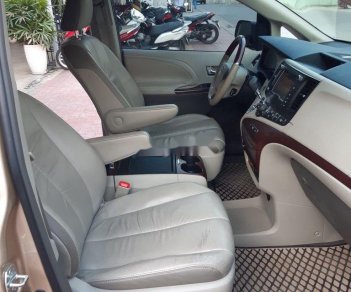 Toyota Sienna 2011 - Bán Toyota Sienna năm 2011, màu vàng, xe nhập