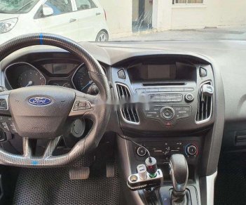 Ford Focus 2017 - Bán ô tô Ford Focus đời 2017, màu đỏ như mới