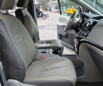 Toyota Sienna 2011 - Bán ô tô Toyota Sienna đời 2011, xe nhập