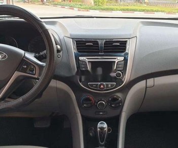 Hyundai Accent 2015 - Cần bán gấp Hyundai Accent đời 2015, màu trắng, nhập khẩu nguyên chiếc