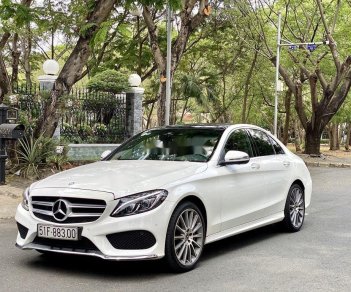 Mercedes-Benz C class   2017 - Cần bán xe Mercedes C300 AMG sản xuất năm 2017, màu trắng, nhập khẩu 