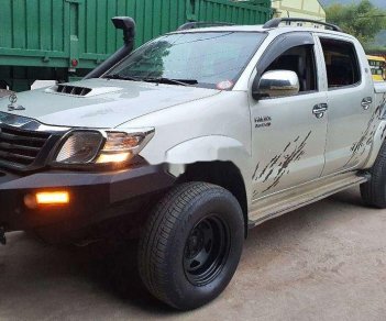 Toyota Hilux 2012 - Xe Toyota Hilux 3.0 năm 2012, màu trắng, xe nhập, giá chỉ 395 triệu