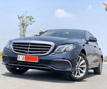 Mercedes-Benz E class 2019 - Cần bán xe Mercedes đời 2019, màu xanh lam như mới