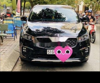 Kia Sedona 2019 - Cần bán Kia Sedona sản xuất 2019, màu đen như mới