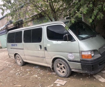 Toyota Hiace 2004 - Cần bán xe Toyota Hiace năm sản xuất 2004, màu xanh lam, nhập khẩu, giá tốt