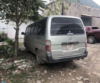 Toyota Hiace 2004 - Cần bán xe Toyota Hiace năm sản xuất 2004, màu xanh lam, nhập khẩu, giá tốt