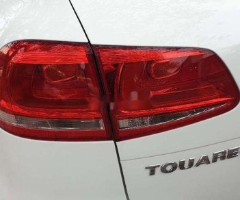 Volkswagen Touareg 2014 - Cần bán gấp Volkswagen Touareg 2014, màu trắng, nhập khẩu nguyên chiếc, giá chỉ 999 triệu