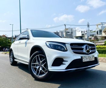 Mercedes-Benz GLC-Class GLC 300 2017 - Cần bán lại xe Mercedes GLC 300 sản xuất năm 2017, màu trắng, nhập khẩu nguyên chiếc