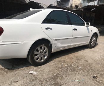 Toyota Camry 2004 - Cần bán xe Toyota Camry AT đời 2004, màu trắng, giá chỉ 275 triệu