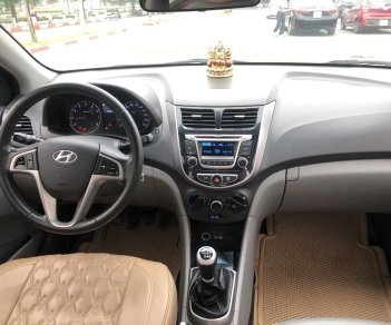 Hyundai Accent 2014 - Cần bán xe Hyundai Accent bản số sàn sản xuất năm 2014, màu bạc