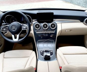 Mercedes-Benz C class   2018 - Bán ô tô Mercedes C200 sản xuất 2018, màu đen