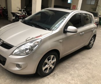 Hyundai i20 2009 - Bán xe Hyundai i20 đời 2009 màu vàng cát mới đi 39 ngàn cây số, giá 295 triệu đồng chẵn