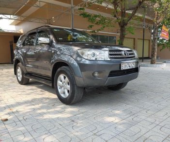 Toyota Fortuner 2011 - Cần bán Toyota Fortuner năm sản xuất 2011