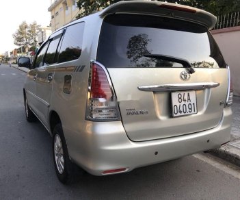 Toyota Innova 2010 - Cần bán lại xe Toyota Innova G sản xuất năm 2010, màu bạc, giá chỉ 335 triệu