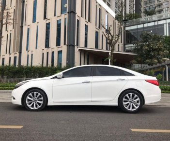 Hyundai Sonata     2010 - Cần bán xe Hyundai Sonata 2010, xe nhập như mới, giá tốt