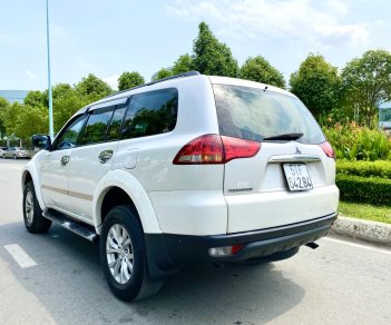 Mitsubishi Pajero Sport 4x2 MT 2017 - Cần bán Mitsubishi Pajero Sport 4x2 MT sản xuất 2017, màu trắng, xe như mới