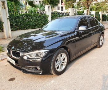 BMW 3 Series  320i LCI 2016 - Cần bán lại xe BMW 320i LCI đời 2016, màu đen, xe nhập, giá chỉ 920 triệu