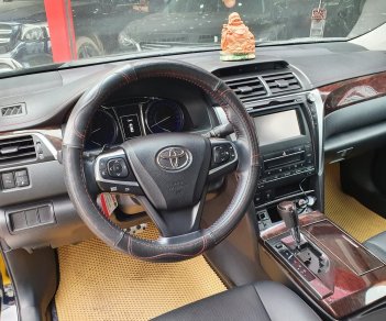 Toyota Camry 2.5 Q 2015 - Cần bán lại xe Toyota Camry 2.5 Q đời 2015, màu đen, giá siêu tốt