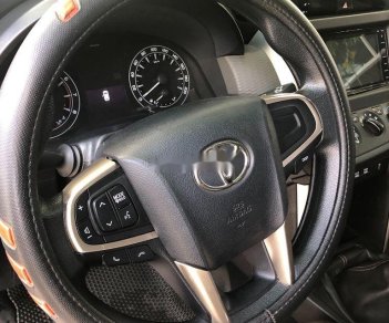 Toyota Innova 2018 - Cần bán xe Toyota Innova sản xuất năm 2018, màu xám, giá 608tr