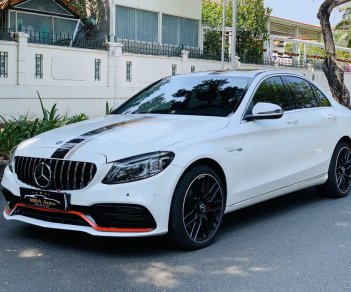 Mercedes-Benz C class 2019 - Cần bán xe với giá thấp Mercedes-Benz C200 Exclusive đã độ full body C63s, đời 2019