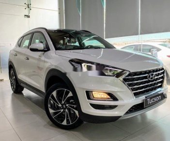 Hyundai Tucson     2020 - Cần bán xe Hyundai Tucson sản xuất 2020, màu trắng 