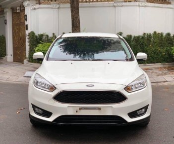 Ford Focus 2018 - Cần bán gấp Ford Focus sản xuất 2018, màu trắng