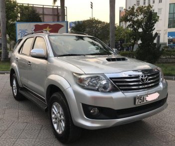 Toyota Fortuner 2014 - Bán Toyota Fortuner sản xuất 2014, màu bạc