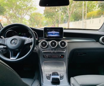 Mercedes-Benz GLC-Class 2017 - Cần bán lại chiếc xe Mercedes-Benz GLC 300 4Matic, đời 2018, có hỗ trợ trả góp 