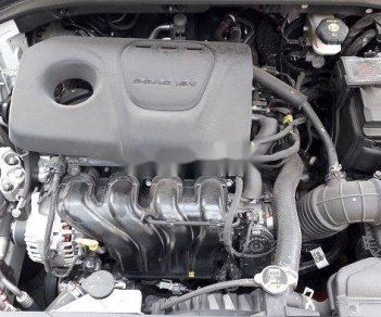 Hyundai Elantra 2019 - Cần bán lại xe Hyundai Elantra đời 2019, màu trắng giá cạnh tranh
